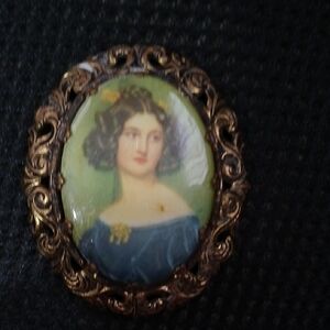 Vintage Cameo Brooch with Gold Accents